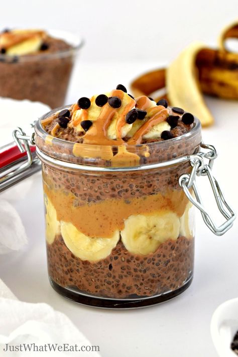 Chocolate Chia Pudding Recipes, Banana Chia Pudding, Healthy Pudding, What Is Healthy Food, Chia Recipe, Chocolate Chia Pudding, Homemade Almond Milk, Chia Pudding Recipes, Sweet Cravings