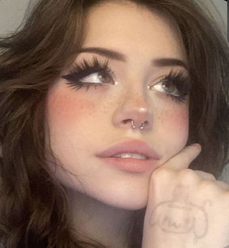 Orr Piercing, E Girl Makeup, Egirl Makeup, Maquillage On Fleek, Indie Makeup, Swag Makeup, Alternative Makeup, Smink Inspiration, Makijaż Smokey Eye