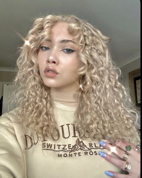 Full Blonde Curly Hair, Curly Hair Platinum Blonde, Ash Blonde Hair Curly, Platinum Blonde Hair Curly, Blonde Curly Short Hair, Platinum Curly Hair, Curly Platinum Blonde Hair, Light Blonde Curly Hair, Ash Blonde Curly Hair