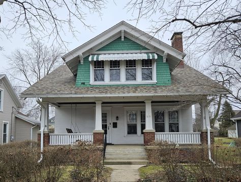 Beyond Beautiful Craftsman Bungalow For Sale in Ohio $199,900 - Old Houses Under $50K Craftsman Bungalows Interior, Sears Craftsman Houses, Small Craftsman Bungalow, 1920s Craftsman Bungalow Exterior, 1920 Craftsman Bungalow, 1920s Craftsman Bungalows, Craftsman Bungalow Exterior, 1920s Craftsman, American Bungalow