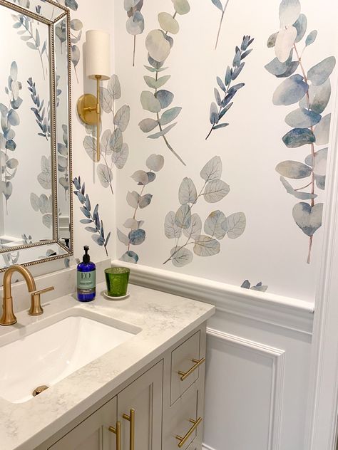 Powder Room Ideas No Window, Powder Room No Window, Small Bathroom No Window Ideas, Wallpaper For Bathroom Small Spaces, Bathroom With No Windows Ideas, Bathroom Ideas No Window, Wallpaper In Bathroom Ideas, No Window Bathroom, Loomwell Wallpaper