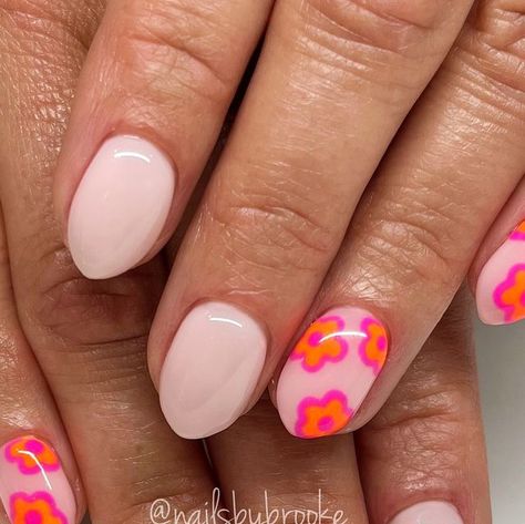 Brooke Jensen on Instagram: "The cutest pop of bright colors!!!🌸😎 . . Inspo: @cindypaola.nails  . . -Do not remove my name off my picture. Ask for permission before using my photo on a website or for marketing purposes. #gelpolish #handpaintednailart #naturalnailsonly #utahnailtech #utahnailartist #nailartist #nailart #naildesigns #nailartdesigns #freehandart #freehandnailart #gelnails #nails #nailmagazine #nailinspo #summernailinspo #summernails #summerflowernails #flowernails  #flowernailart #cuteflowernails #vacationnails #neonnails #groovyflowernails #neonpinkflowernails #pinkorangenails #roundnails #luxiohaven #funsummernails" Natural Design Nails, Fun Summer Nails Design 2024, Shirt Nail Design Ideas, One Finger Nail Design, Really Short Almond Nails, Cute Trendy Nail Designs, Simple Easy Nails, Girly Nail Ideas, Preppy Nail Ideas