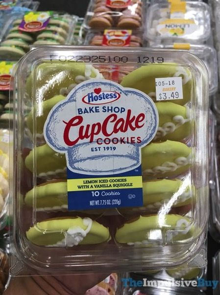 Copycat Hostess Cupcakes, Hostess Cupcake Cookies, Hostess With The Mostess, Hostess Donettes, Hostess Chocolate Cupcakes, Hostess Cakes, Birthday Breakfast, Holiday Cupcakes, Iced Sugar Cookies