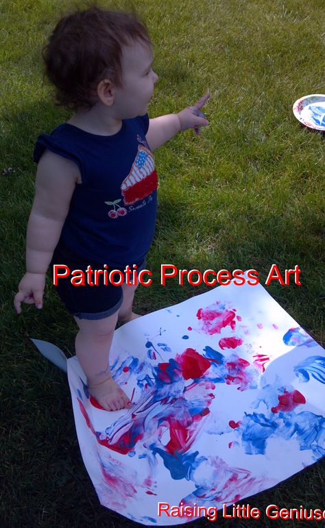 Fourth Of July Infant Activities, 4th Of July Preschool Activities Gross Motor, 4th Of July Fine Motor Preschool, Red White And Blue Art For Toddlers, 4th Of July Fine Motor For Toddlers, 4th Of July Process Art Preschool, Memorial Day Activities, Independence Day Theme, July Activities