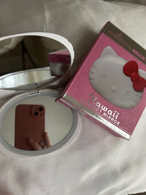 Hello Kitty Compact, Hello Kitty Hand Held Mirror, Hello Kitty Mirror Compact, Hello Kitty Makeup Mirror, Hello Kitty Hand Mirror, Hello Kitty Compact Mirror, Espejos Aesthetic, Kawaii Mirror, Mirror Hello Kitty