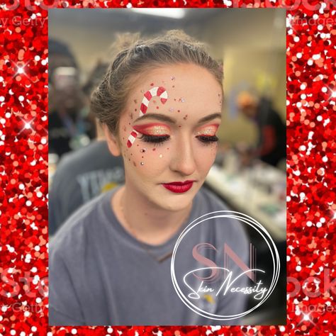 Candy cane christmas makeup look Dress Like A Candy Cane, Candy Cane Face Paint, Dress Like A Candy Cane Day At School, Candy Cane Face Painting Easy, Candy Cane Makeup Look, Candy Cane Makeup Ideas, Fun Christmas Makeup, Peppermint Makeup, Candy Cane Eyeshadow