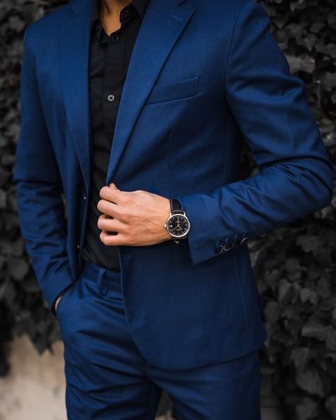 Blue Suit With Black Shirt, Prom Suits For Men Blue, Prom Men, Formal Attire For Men, Prom Suits For Men, Stylish Mens Suits, Royal Blue Suit, Blue Suit Men, Wedding Outfit Men