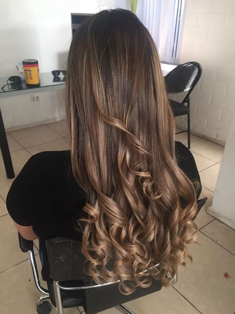 Straight Curled Ends Hair, Brunnete Hair Color, Mommy Hairstyles, Long Hair Highlights, Loose Curls Hairstyles, Curling Straight Hair, Light Curls, Brunette Hair With Highlights, Curls For Long Hair