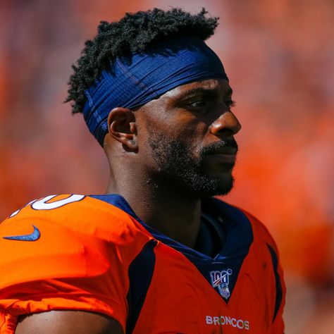 Denver Broncos  wide receiver  Emmanuel Sanders  left Sunday's matchup against the  Tennessee Titans  with a knee injury and missed the entire second half... Emmanuel Sanders, Nfc East, Sit Out, Knee Injury, Bleachers, Wide Receiver, Tennessee Titans, Denver Broncos, Football Games