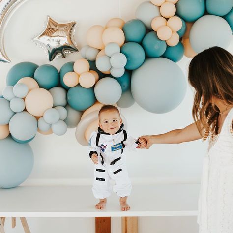 Sydney Aylesworth on Instagram: “BECKHAMS FIRST TRIP AROUND THE SUN!🌙🪐⭐️🚀 celebrated our little one year old astronaut today! thank you to everyone who came today, this…” Two Year Old Space Party, Space Themed Birthday Party One Year Old, One Year Old Space Birthday, Space One Year Old Party, First Trip Around The Sun Boy, One Year Around The Sun Birthday Boy, 1st Year Birthday Party Ideas Boy, One Year Around The Sun Birthday, First Year Around The Sun Birthday