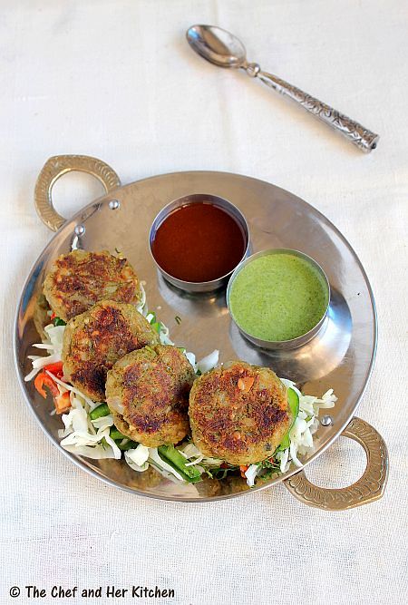 broccoli tikkis Broccoli Indian Recipes, Broccoli Patties, Cheese And Broccoli, Veg Appetizers, After Workout Food, Healthy Food Recipe, Foods For Healthy Skin, Recipe For Kids, Chaat Recipe