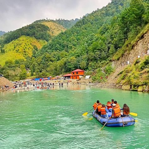 Samandur Katha Lake, Nathiagali, KPK. 📸 Shahabal Din  #wonderfulpakistan #flashh_pakistan #dawndotcom #pakistan_pics #pakistanzindabad… Pakistan Zindabad, Hill Station, Beautiful Photography, So Beautiful, Golf Courses, Pakistan, Lake, Wonder, Photography