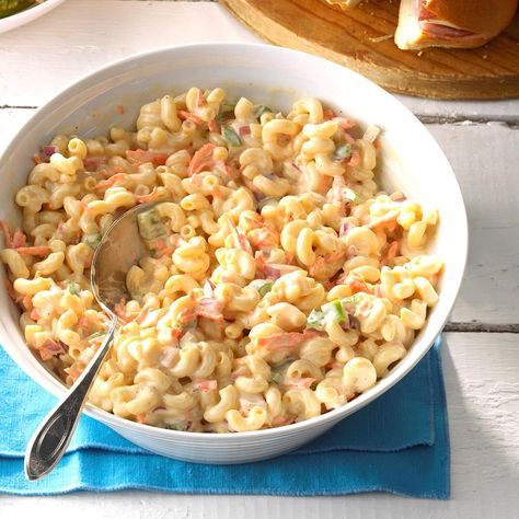 Sweet Macaroni Salad Recipe, Quick Pasta Salad, Homemade Macaroni Salad, 70s Food, Salad Macaroni, Picnic Side Dishes, Best Macaroni Salad, Quick Pasta, Easy Pasta Salad Recipe