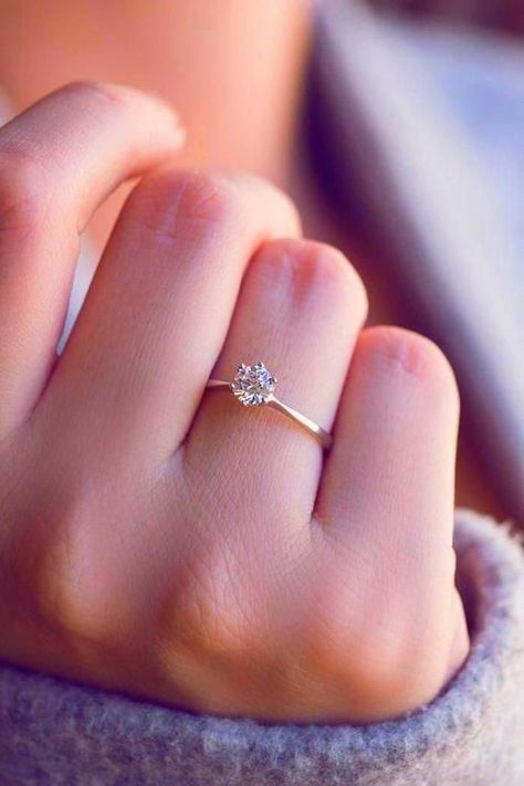 Future Engagement Rings, Womens Rings Fashion, Gold Ring Designs, Dream Engagement, Dream Engagement Rings, Cute Rings, Hand Jewelry, Fashion Ring, Halo Diamond Engagement Ring