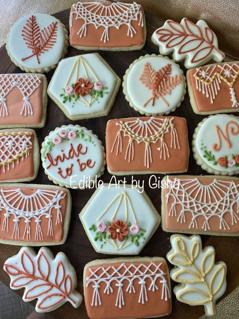 Boho bridal cookies Boho Cookies Decorated, Boho Bridal Shower Cookies, Boho Cookies, Bridal Cookies, Bridal Shower Cookies, Creative Baking, Boho Bridal Shower, Boho Birthday, Cookie Inspiration