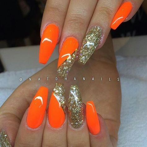 Coral Acrylic Nails, Nails Coral, Wedding Nail Polish, Orange Acrylic Nails, Nails Orange, Neon Nail Designs, Orange Nail Designs, Manicure Gel, Orange Neon