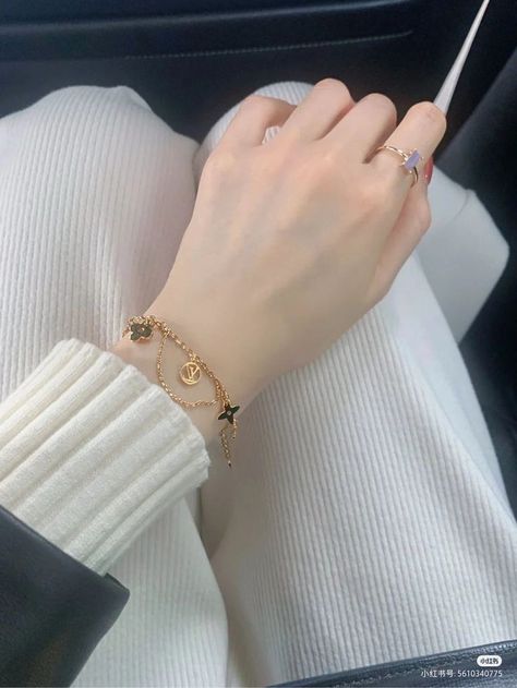 Hand Claim, Princess Jewelry, Luxury Girl, Magical Jewelry, Belt Jewelry, Pretty Hands, Classy Jewelry, Statement Bracelet, Girly Jewelry