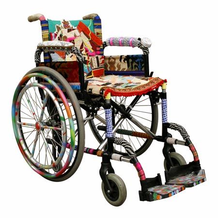 Learn some ways to accessorize and make your wheelchair look ultra cool with little or no money! Disabled Fashion, Wheelchairs Design, Wheelchair Fashion, Rolling Chair, Wheelchair Accessories, Love Chair, Mobility Aids, Child Life, Italian Art