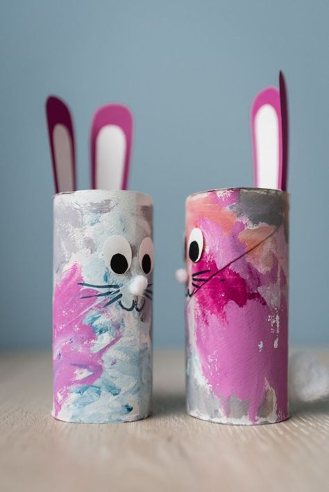 Påskeaktiviteter For Barn, Toilet Paper Rolls, Easter Bunny Crafts, Toilet Paper Roll Crafts, Cute Easter Bunny, Paper Roll Crafts, Easter Art, Bunny Crafts, Easter Activities