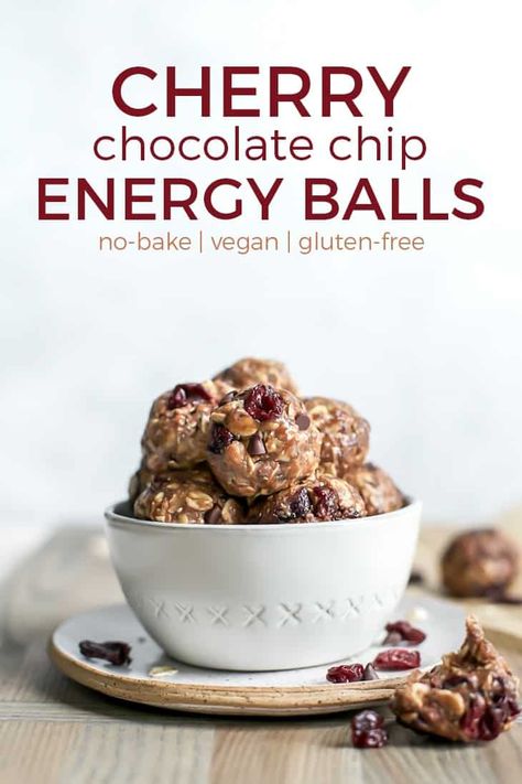 Chocolate Chip Energy Balls, Fit Mitten Kitchen, Healthy Superbowl Snacks, Healty Dinner, Energy Ball Recipe, Cherry Chocolate, Protein Bites, Energy Snacks, Dried Cherries