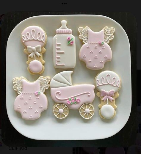 Sweetheart Baby Shower Cookies, Baby Girl Shower Cookies Decorated, Baby Carriage Cookies Decorated, Cookies For Baby Shower Girl, Baby Girl Cookies For Showers, Girl Baby Shower Cookies Decorated, Baby Shower Baked Goods, Baby Girl Cookies Decorated, Baby Shower Sugar Cookies Girl