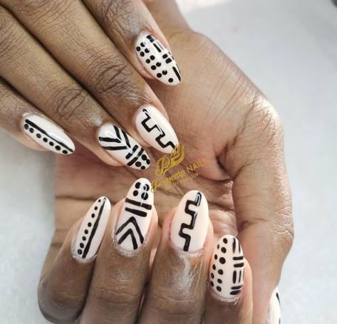 African Nail Art Black Women, Black White Abstract Nails, South African Nail Art Design, South African Nail Art, African Design Nails, Pan African Nails, Nails For Africa, Mud Cloth Nails, African Print Nails Designs