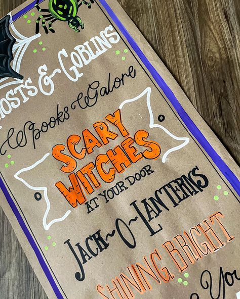 Cute vertical banner roll sign! Love the Halloween theme!👻🧡🎃🕸️ #halloween #october #banner #banners #bannerart #butcherpaperbanner Scary Witch, Butcher Paper, Halloween Themes, Witch, Halloween, Art