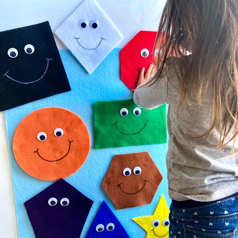 Felt Board Templates, Felt Board Patterns, Shape Songs, Shape Activities Preschool, Flannel Board Stories, Flannel Boards, Felt Board Stories, Preschool Circle Time, Baby Flannel