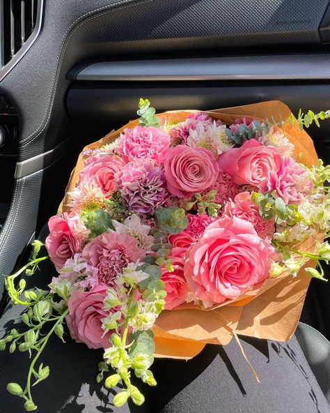 Store Bought Flowers, Romance Booktok, Colourful Bouquet, Flowers Farm, Flower Boquet, White Pastel, Boquette Flowers, Flowers Bouquet Gift, Nothing But Flowers