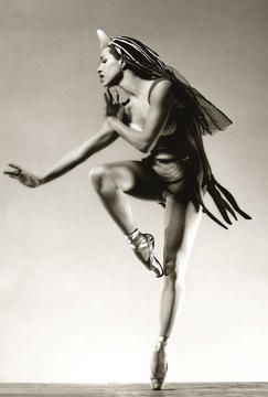 Maria Tallchief in Balanchine's Firebird Maria Tallchief, Osage Nation, Isadora Duncan, Ballet Russe, George Balanchine, Prima Ballerina, City Ballet, Dance Movement, Shall We Dance