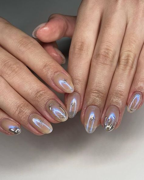 slots released weekly! on Instagram: "chrome on chrome 🤭 thank u kat 😙😙🫶🏻 ib @nail_smida" Short Nail Chrome Designs, Mettalic Nails Gel, Chrome Gel Manicure, Seaglass Nails, Cosmo School, Ball Nails, Biab Nails, Lips Nails, Shellac Nail Art