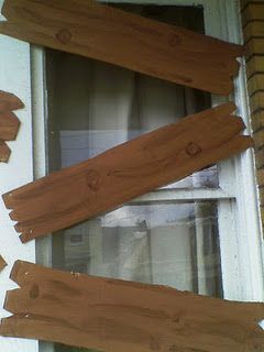 Faux boards... be kind-of hard to put on a concrete block house but it would look cool. Halloween Window Decorations, Hallowen Ideas, Adornos Halloween, Halloween Window, Halloween 2014, Brown Paint, Theme Halloween, Halloween Inspiration, Halloween Deco