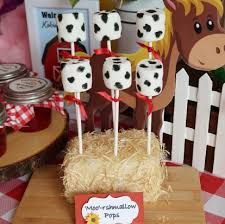 Farm Birthday Party Food Ideas, Farm Birthday Party Food, Theme Snack, Birthday Party Food Ideas, Barnyard Birthday Party, Farm Themed Birthday Party, Barnyard Birthday, Farm Birthday Party, Birthday Party Food