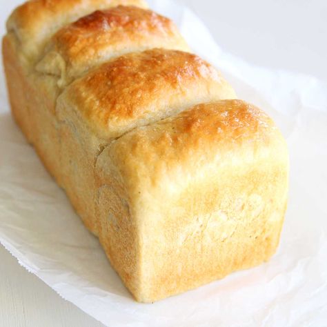 Fat Free Greek Yogurt Yeast Bread (High Protein Sandwich Bread) - All Purpose Veggies High Protein Sandwich, Greek Yogurt Bread, Pumpkin Cauliflower, Protein Sandwich, Yogurt Bread, Homemade Bread Recipes Easy, Protein Bread, Baked Veggies, Greek Yogurt Recipes