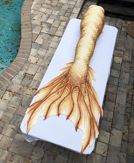 Gold Mermaid Tail, Siren Tail, Realistic Mermaid Tails, Realistic Mermaid, Silicone Mermaid Tails, Gold Mermaid, Mermaid Pictures, Mermaid Aesthetic, Water Life