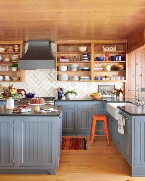 Lake House Kitchen Modern Log Cabin Kitchen, Log Cabin Kitchen Ideas, Blue Gray Paint Colors, Blue Gray Paint, Cabin Kitchen, Blue Kitchen Cabinets, Fresh Kitchen, Cabinet Paint Colors, Cabin Kitchens