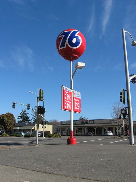 76 Gas Station - Grew up with this Gas Station which is now Mobil. Dispensary Ideas, 76 Gas Station, Kitchen Advertising, Phillips 66, Garage Repair, Station Service, Oil Service, Old Gas Stations, Diesel Punk