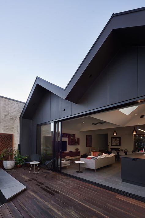 Gallery of Elmhurst House / Rebecca Naughtin Architect - 8 Extension On Old House, Modern Extension On Old House, Cladding Exterior, Black Cladding, House Australia, Old Fireplace, Modern Extension, Edwardian House, Metal Siding