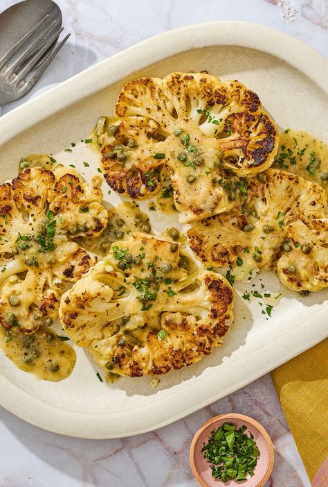 Roasted Cauliflower Recipe, Cauliflower Steak, Piccata Recipe, Roasted Cauliflower Recipes, Cauliflower Dishes, Best Thanksgiving Recipes, Healthy Vegetable Recipes, Cauliflower Recipe, Cauliflower Steaks