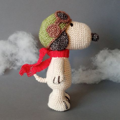 Snoopy Red Baron Crochet, Snoopy Amigurumi Free Pattern, Free Snoopy Crochet Pattern, Woodstock Crochet Pattern Free, Snoopy Crochet Pattern Free, Charlie Brown Crochet, Crochet Snoopy, Amigurumi Characters, Crochet Toys Free Patterns