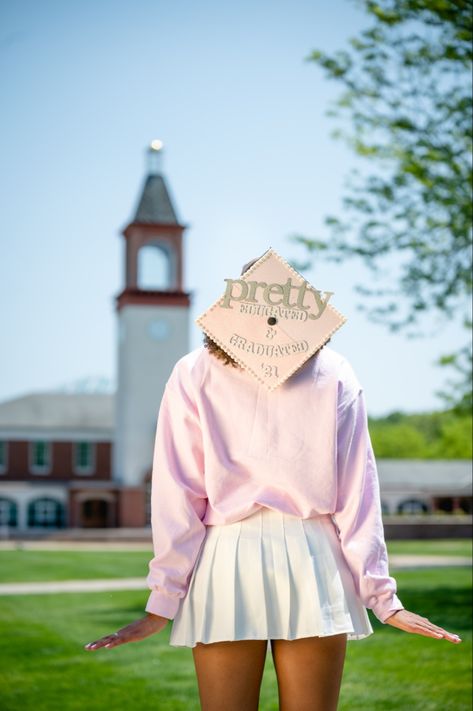 AKA graduation cap@fostersymone Aka Graduation Cap, Aka Graduation Pictures, Aka Outfits, Gre Study, Sorority Photoshoot, Graduation Photo Ideas, Graduation Inspiration, College Grad Photos, Grad Poses