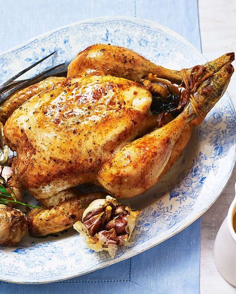 French Herbs, Chicken French, Perfect Roast Chicken, Mary Berry Recipe, Whole Roasted Chicken, French Roast, Chicken Gravy, Roast Chicken Recipes, French Dishes