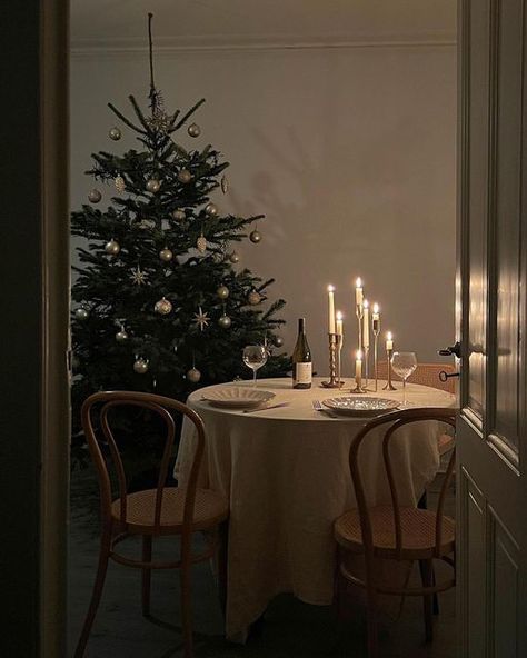 Hello December, Christmas Tree Inspiration, Christmas Interiors, Christmas Feeling, Christmas Inspo, Minimalist Christmas, Merry Little Christmas, Christmas Love, Christmas Aesthetic