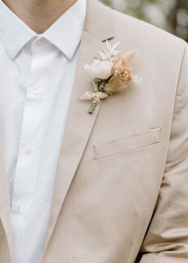 Wedding Coursage, Peach Boutonniere, Beige Suits Wedding, Dried Boutonniere, Linen Wedding Suit, Neutral Wedding Inspiration, Taupe Wedding, Modern Boho Wedding, Boho Wedding Theme