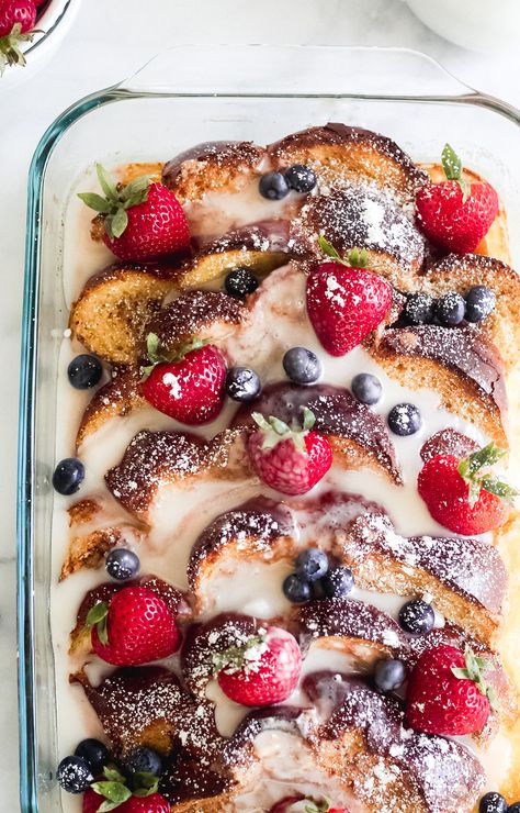 Monte Cristo French Toast, Fancy Brunch Aesthetic, Christmas French Toast, Awesome French Toast Recipe, Fluffy French Toast, Challah French Toast, Classic French Toast, Make French Toast, French Toast Bake