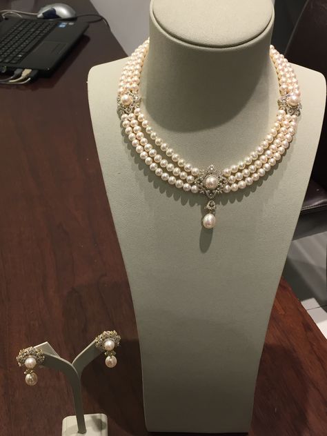 Pearl Sets Jewellery, Pearl Jewellery Set, Expensive Jewelry Luxury, Indian Jewelry Sets, Pearl Jewelry Sets, Earrings Design, Diamond Jewelry Designs, Dubai Mall, Popular Fashion