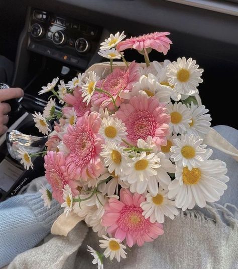 Aesthetic Image, Flower Boquet, Boquette Flowers, Flowers Bouquet Gift, Nothing But Flowers, Flower Therapy, Beautiful Bouquet Of Flowers, Luxury Flowers, Spring Aesthetic