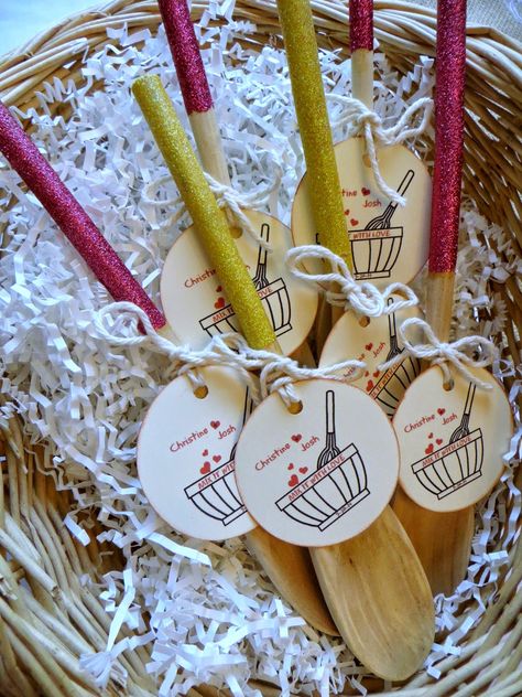 glittered spoon, bridal shower favors, diy bridal shower, weddding shower diy favors, Diy Bridal Shower Favors For Guests, Wedding Shower Favors Diy, Christmas Invites, Bridal Shower Favors Diy, Diy Favors, Fiesta Shower, Favour Ideas, Bridal Shower Party Favors, Homemade Wedding