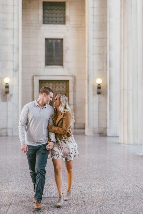 Downtown Nashville Engagement Session captured by Kera Photography | Nashville Bride Guide #engagementphotos #engagementphotography Parthenon Nashville Engagement, Downtown Nashville Engagement Pictures, Nashville Couples Photos, Nashville Engagement Photos Downtown, Nashville Engagement Photos, Downtown Engagement Photos, Nashville Engagement, Engagement Posing, Engagement Announcement Photos