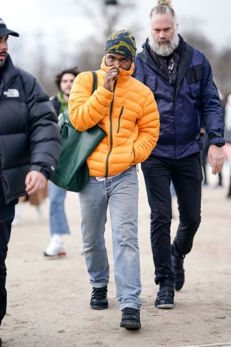 singer Frank Ocean trekking to a Paris fashion show in 2019 wearing a fitted, clementine-orange jacket by 159-year-old Swiss mountaineering brand: Mammut Broad Peak IN Hooded Jacket Men Salomon Hiking Boots, Arcteryx Jacket, Ocean Outfits, Nyc Lifestyle, Seattle Fashion, Gore Tex Jacket, Shoes Outfit Fashion, Concept Clothing, Men Street Fashion